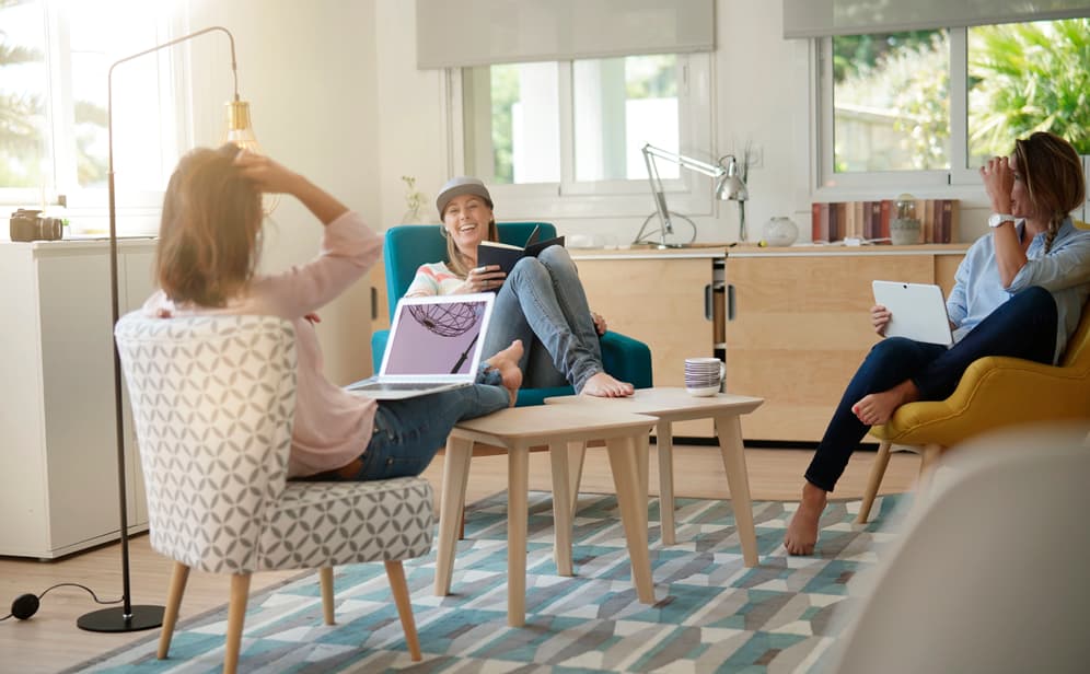 Tres chicas en un coliving