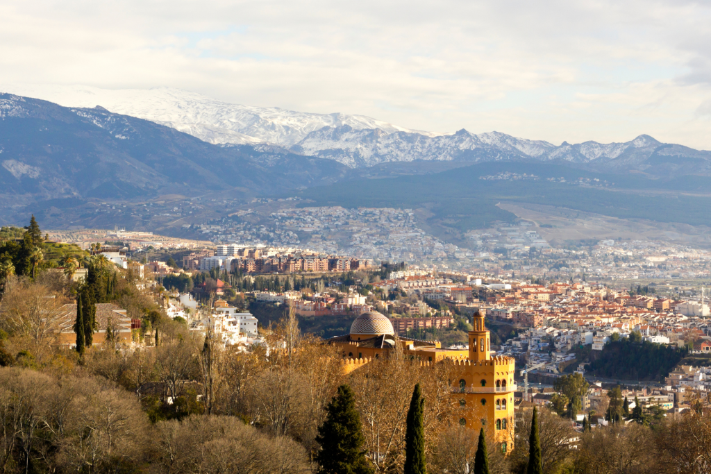 Vista de la ciudad de Granada desde las montañas