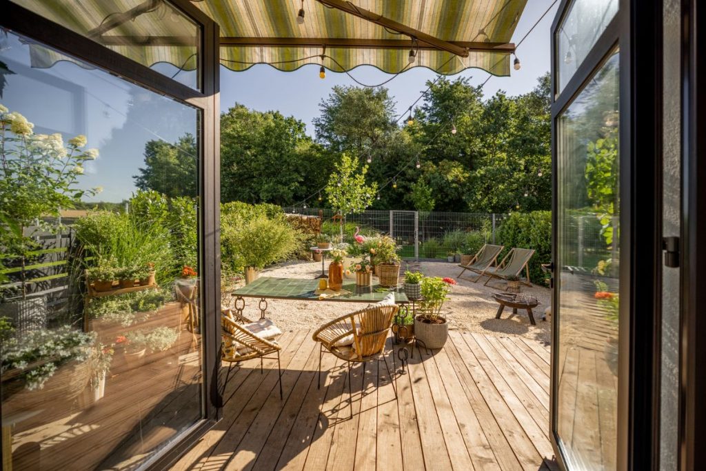 Cómo decorar una terraza con plantas y flores