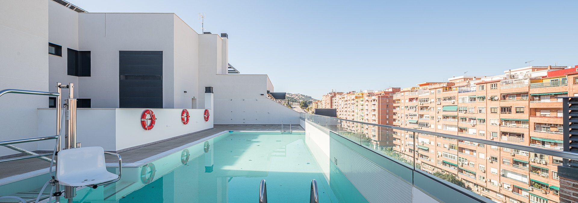 Piscina ático vistas