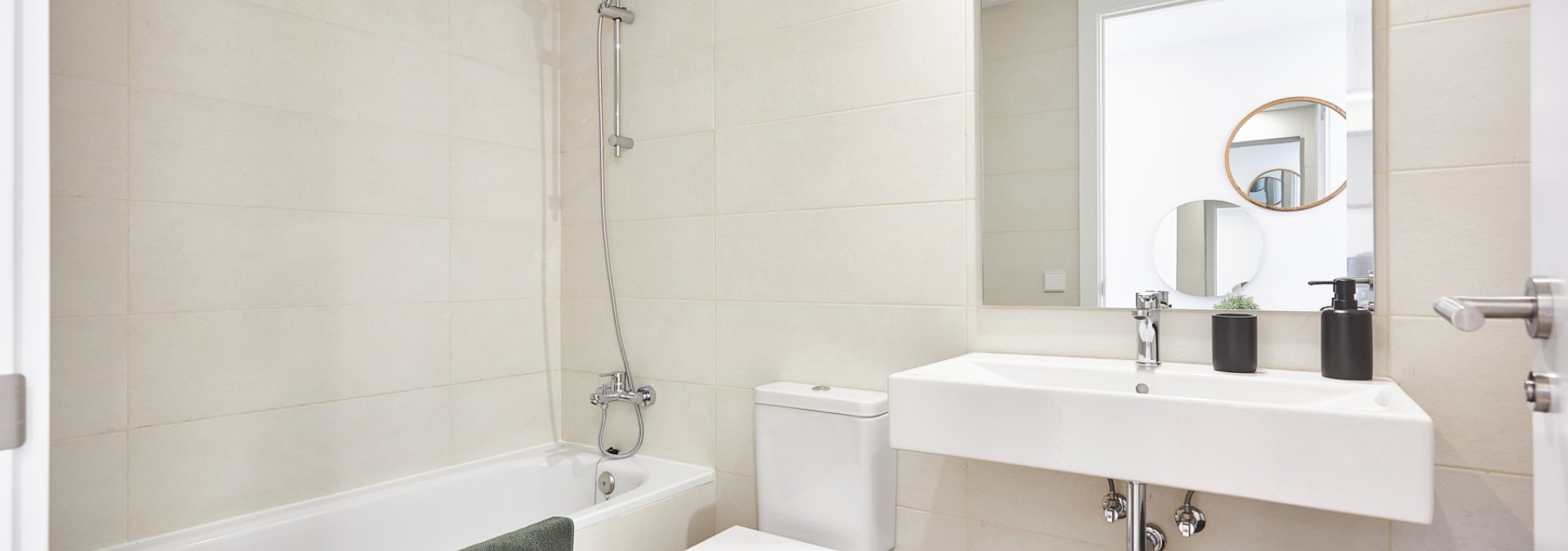Dormitorio secundario de obra nueva en Sitges