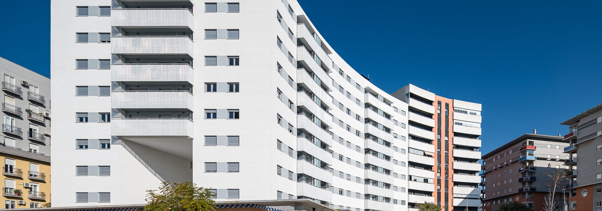 Edificio moderno Huelva