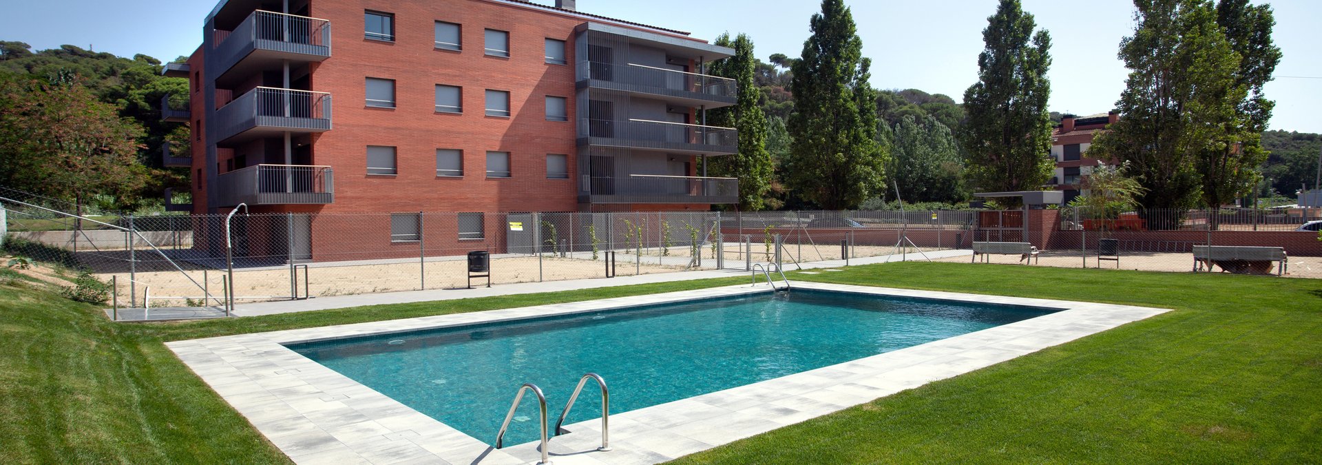 Terraza comunitaria de un bloque de pisos