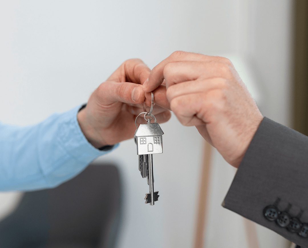 llaves retenidas por el agente inmobiliario y el comprador